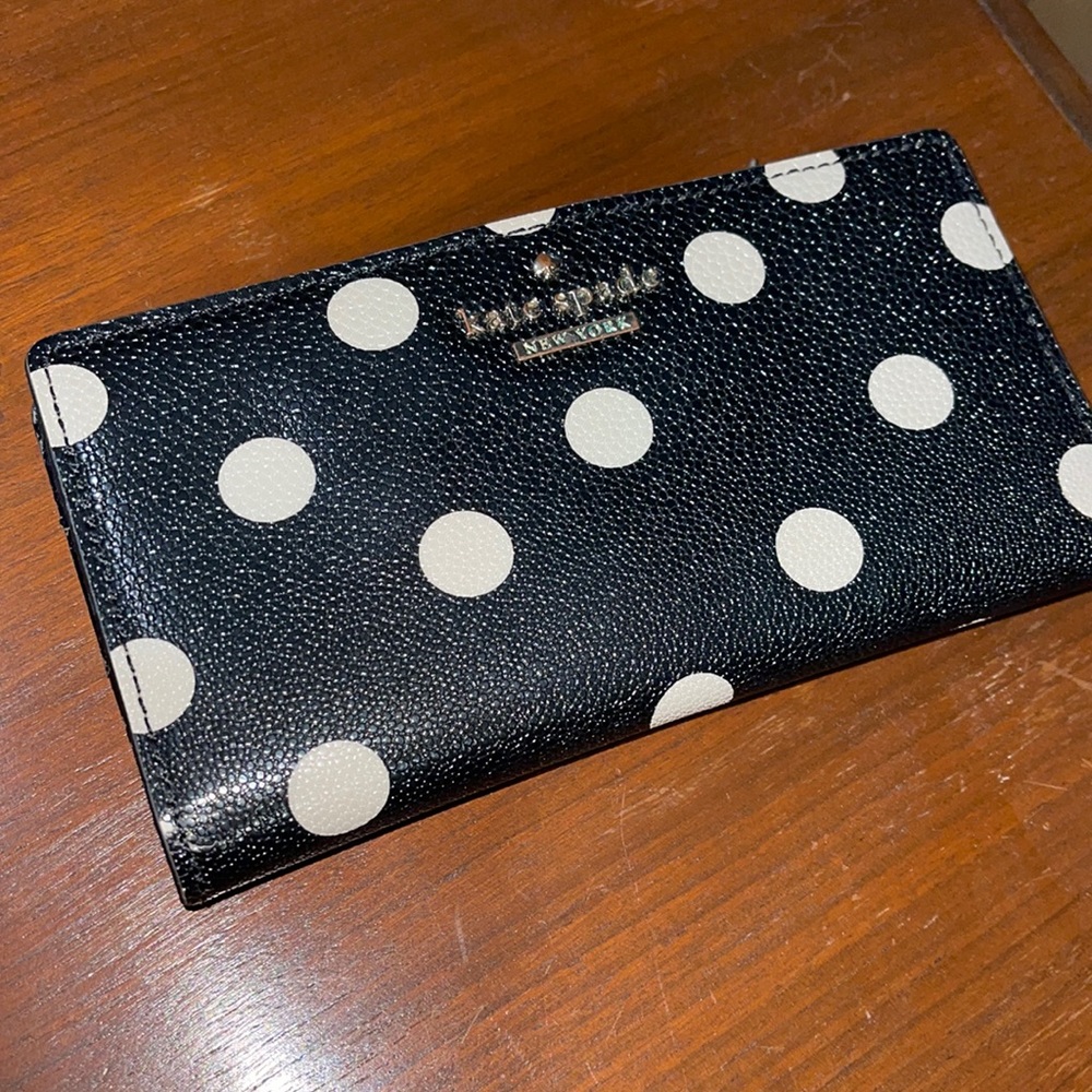 Kate spade Polka dot wallet